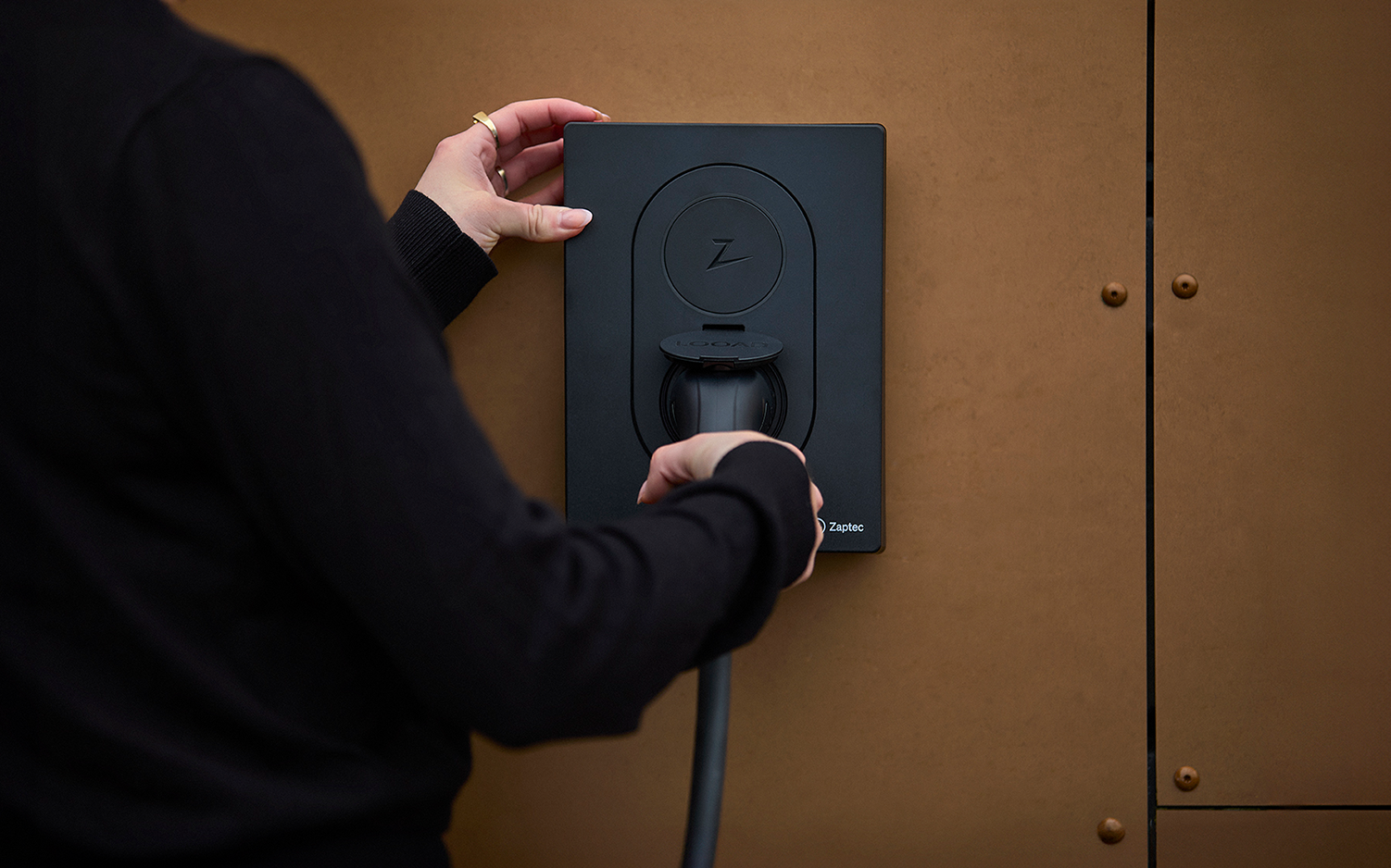 Opladning til elbil med eller uden abonnement